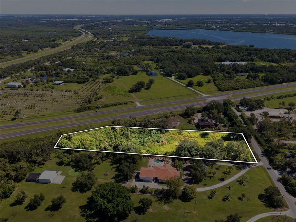 На продажу: $339,000 (2.27 acres)