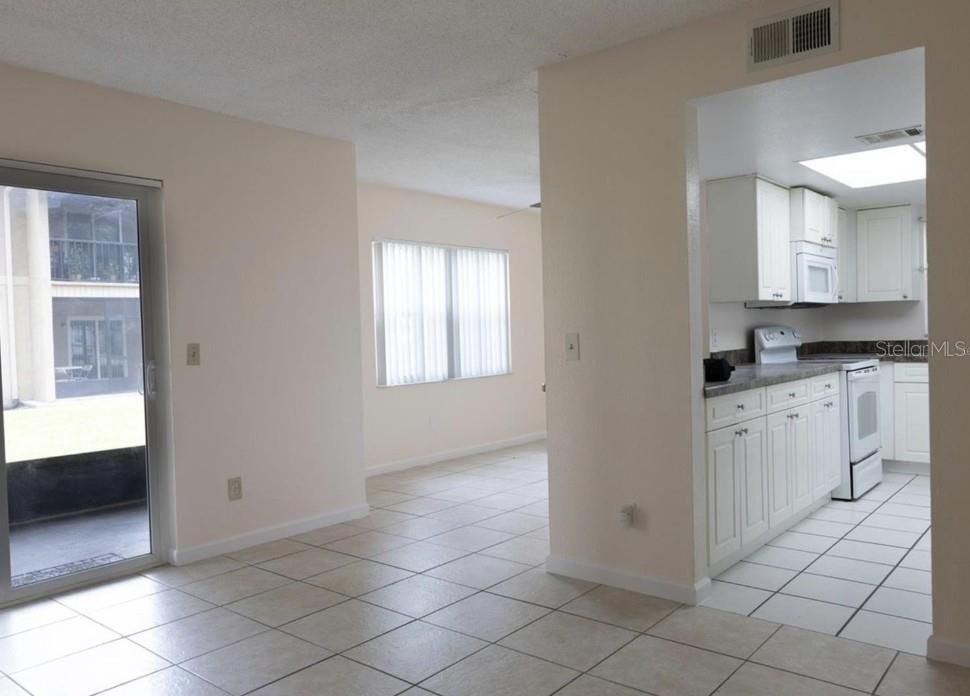 For Rent: $1,425 (2 beds, 2 baths, 905 Square Feet)