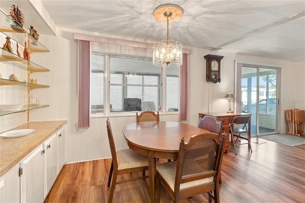 For Sale: $150,000 (2 beds, 2 baths, 1152 Square Feet)