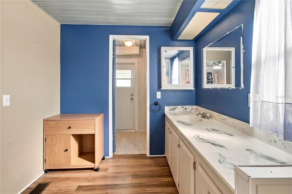 For Sale: $150,000 (2 beds, 2 baths, 1152 Square Feet)