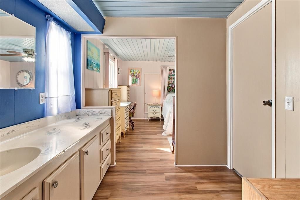 For Sale: $150,000 (2 beds, 2 baths, 1152 Square Feet)