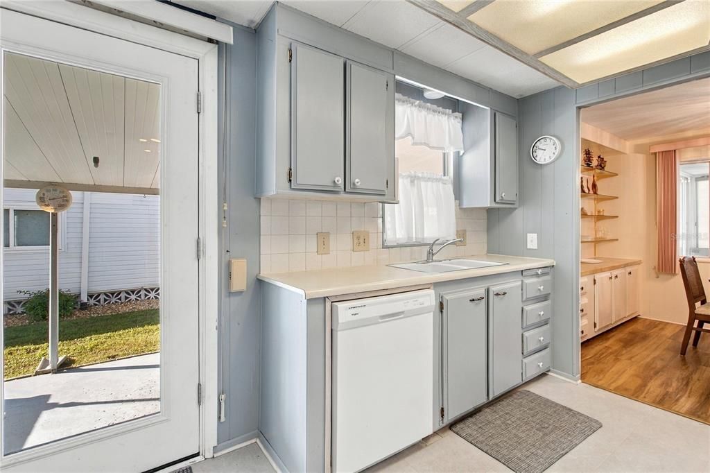 For Sale: $150,000 (2 beds, 2 baths, 1152 Square Feet)