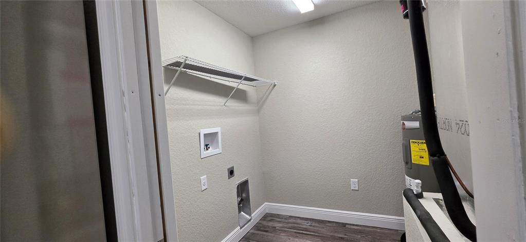For Sale: $245,000 (3 beds, 2 baths, 1114 Square Feet)