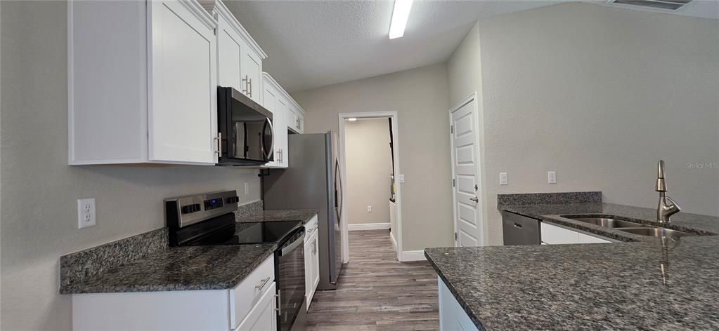 For Sale: $245,000 (3 beds, 2 baths, 1114 Square Feet)
