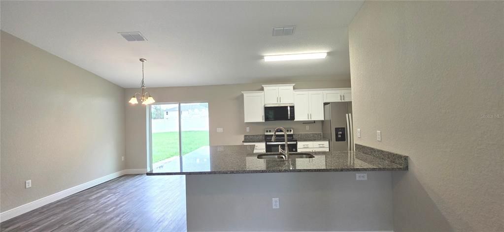 For Sale: $245,000 (3 beds, 2 baths, 1114 Square Feet)