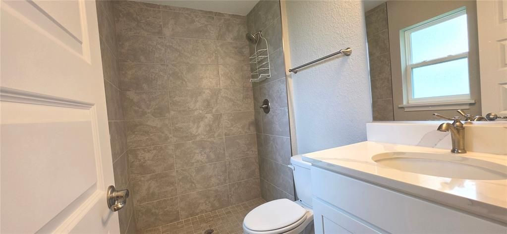 For Sale: $245,000 (3 beds, 2 baths, 1114 Square Feet)