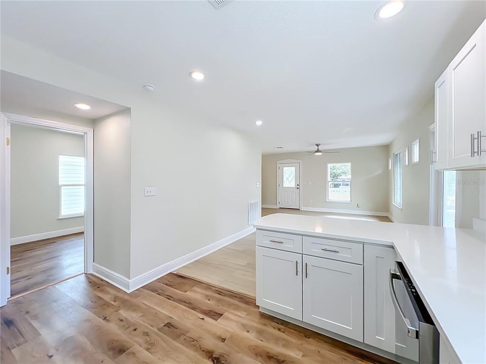 В аренду: $2,775 (2 спален, 2 ванн, 1068 Квадратных фут)