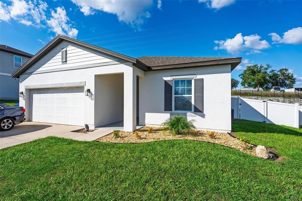 For Sale: $329,000 (4 beds, 2 baths, 1825 Square Feet)
