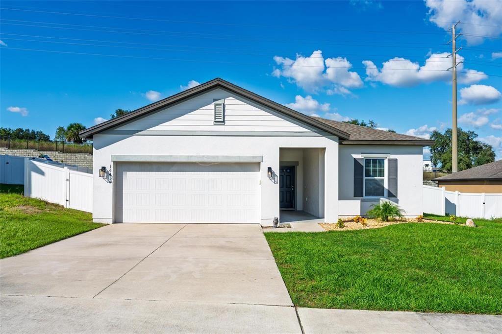 For Sale: $329,000 (4 beds, 2 baths, 1825 Square Feet)