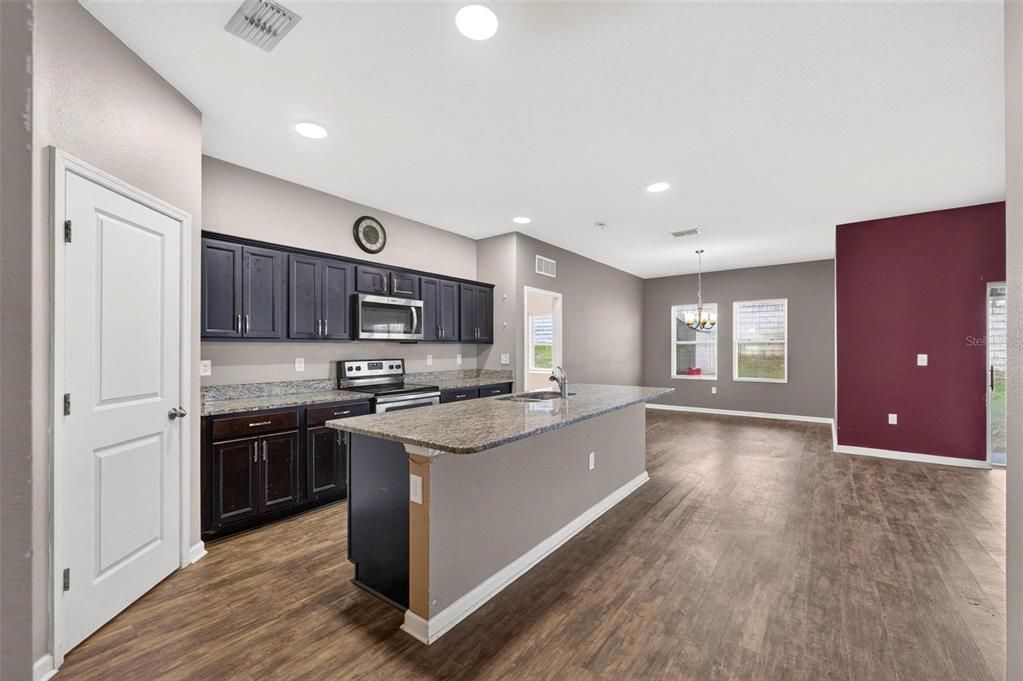For Sale: $329,000 (4 beds, 2 baths, 1825 Square Feet)