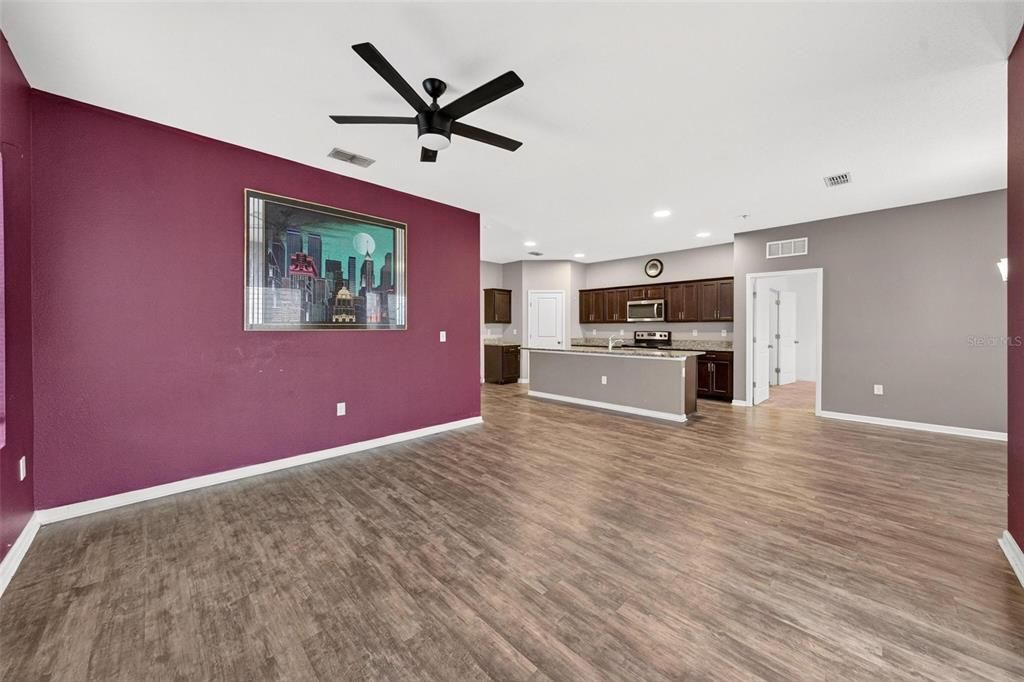 For Sale: $329,000 (4 beds, 2 baths, 1825 Square Feet)