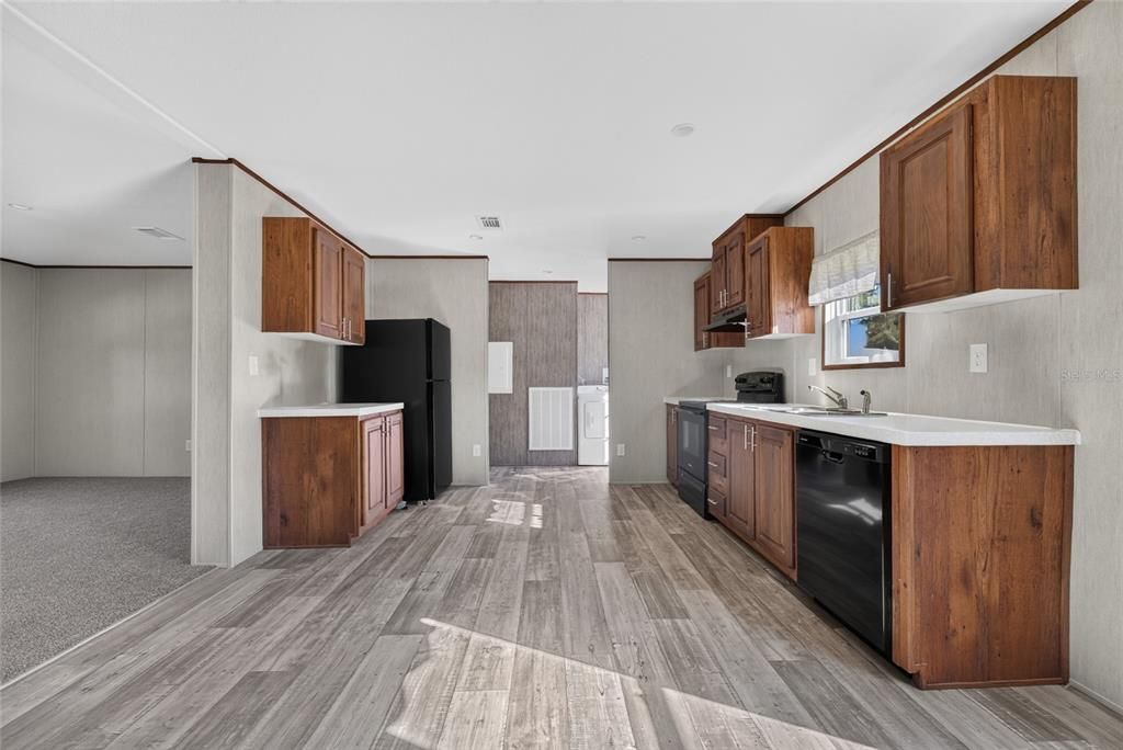 For Sale: $225,000 (3 beds, 2 baths, 1568 Square Feet)