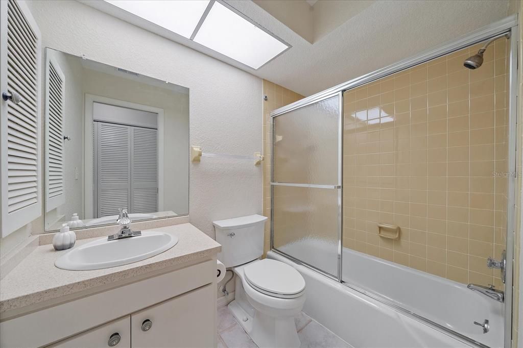 En Venta: $299,000 (2 camas, 2 baños, 1308 Pies cuadrados)
