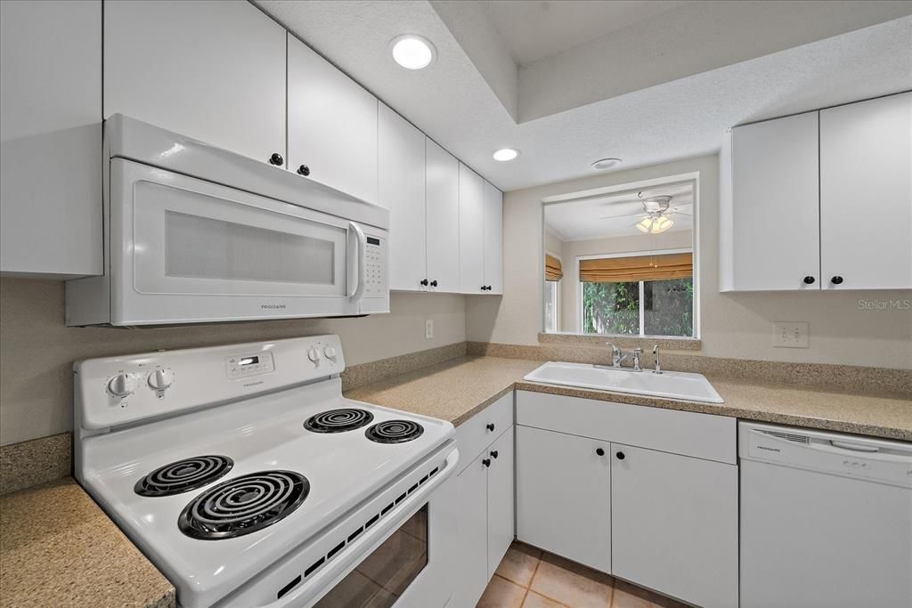 En Venta: $299,000 (2 camas, 2 baños, 1308 Pies cuadrados)