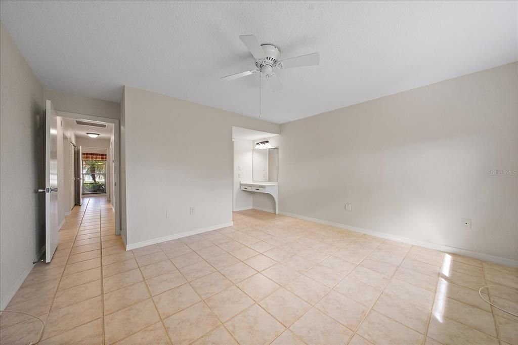 En Venta: $299,000 (2 camas, 2 baños, 1308 Pies cuadrados)