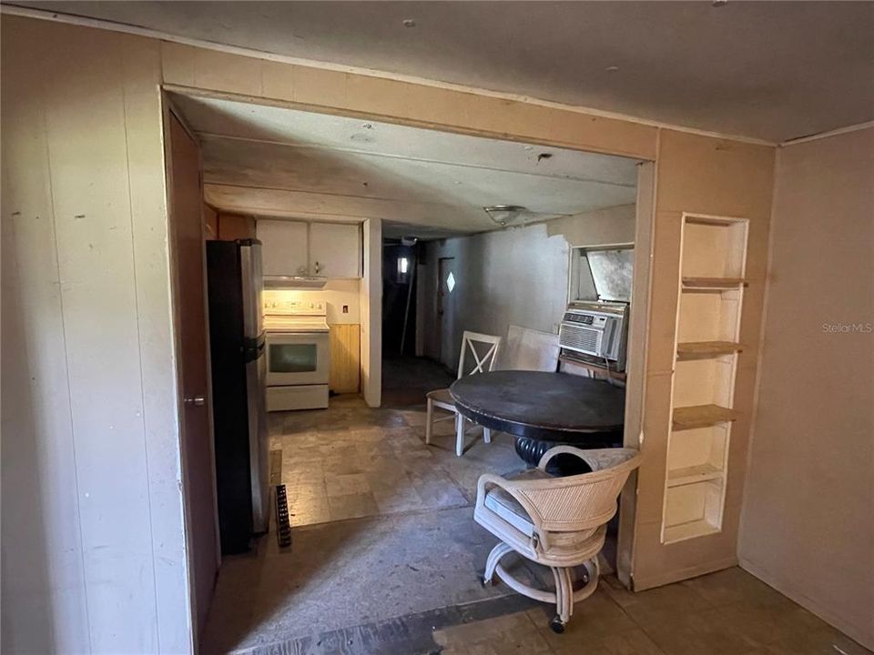 For Sale: $369,999 (7 beds, 6 baths, 2852 Square Feet)