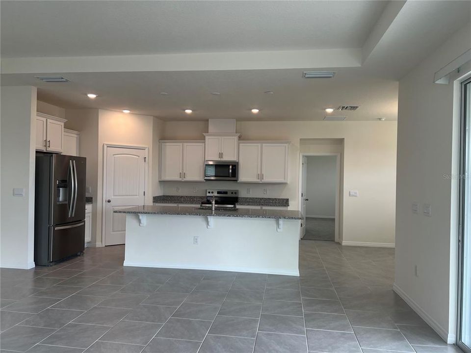 For Rent: $3,400 (4 beds, 3 baths, 2852 Square Feet)