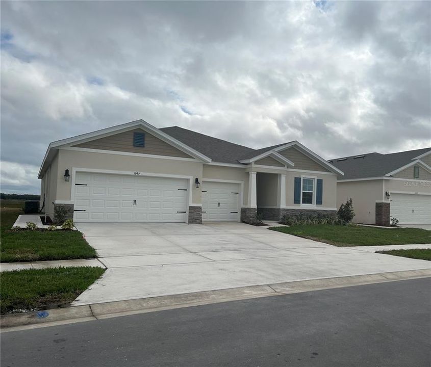 For Rent: $3,400 (4 beds, 3 baths, 2852 Square Feet)