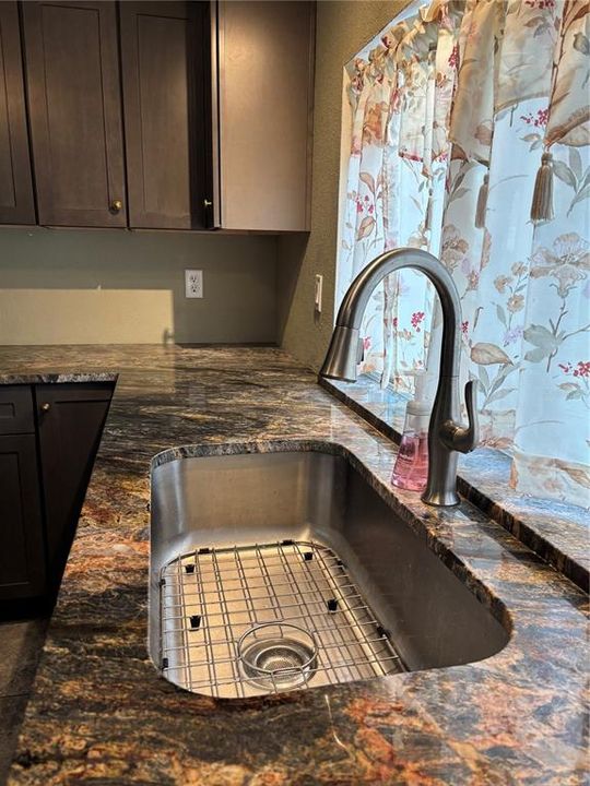 For Sale: $265,000 (2 beds, 2 baths, 1152 Square Feet)