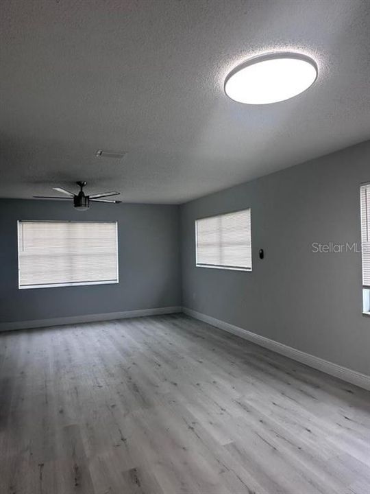 En Renta: $2,500 (4 camas, 2 baños, 1200 Pies cuadrados)