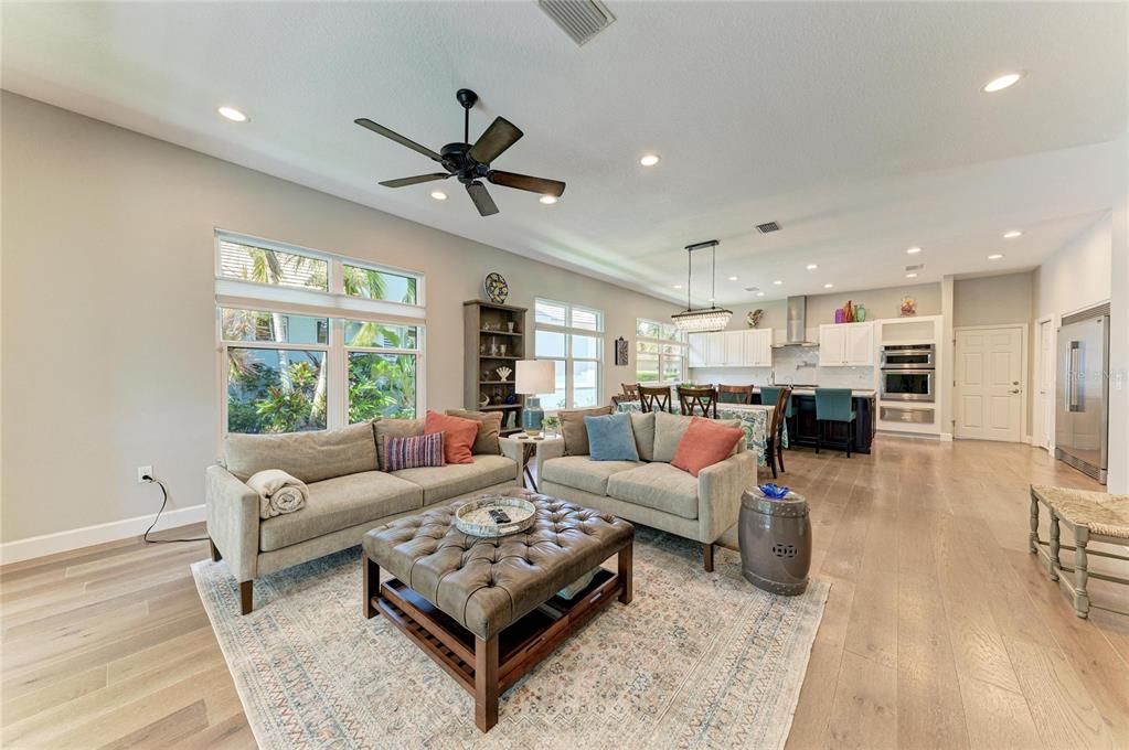 For Sale: $719,000 (3 beds, 3 baths, 2044 Square Feet)