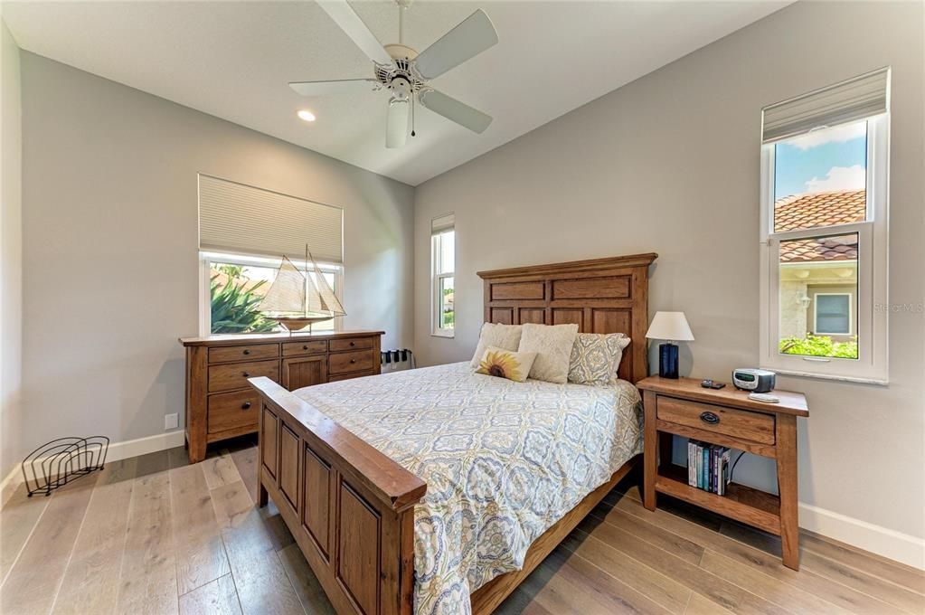 For Sale: $719,000 (3 beds, 3 baths, 2044 Square Feet)