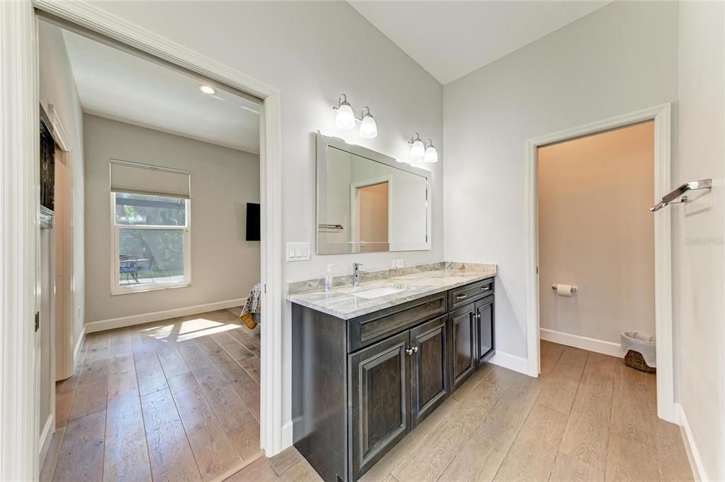 For Sale: $719,000 (3 beds, 3 baths, 2044 Square Feet)