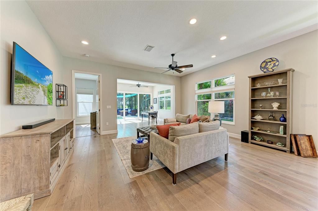 For Sale: $719,000 (3 beds, 3 baths, 2044 Square Feet)