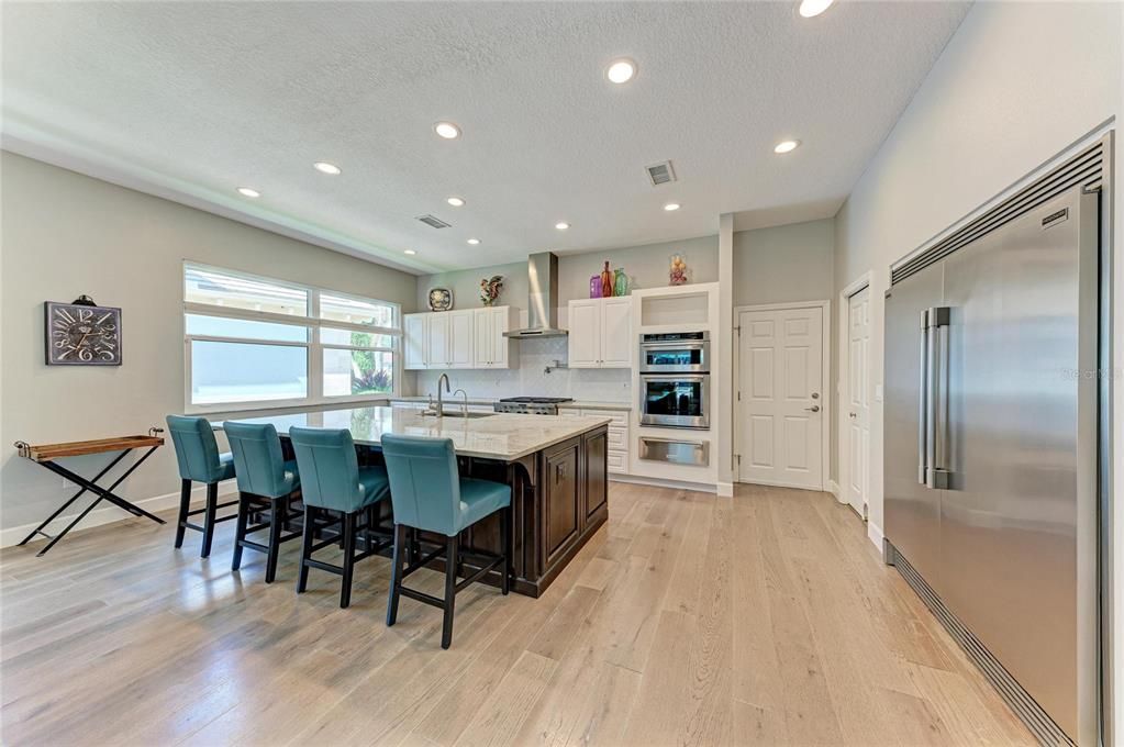 For Sale: $719,000 (3 beds, 3 baths, 2044 Square Feet)