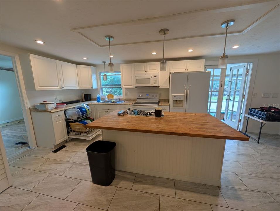 En Venta: $399,000 (4 camas, 3 baños, 1816 Pies cuadrados)