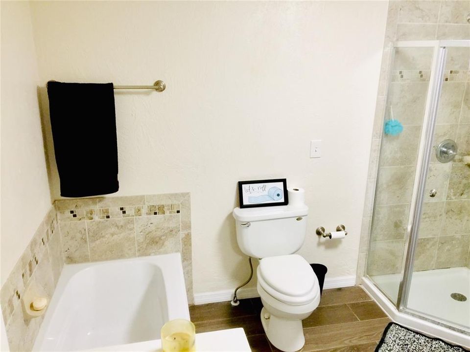 En Venta: $399,000 (4 camas, 3 baños, 1816 Pies cuadrados)