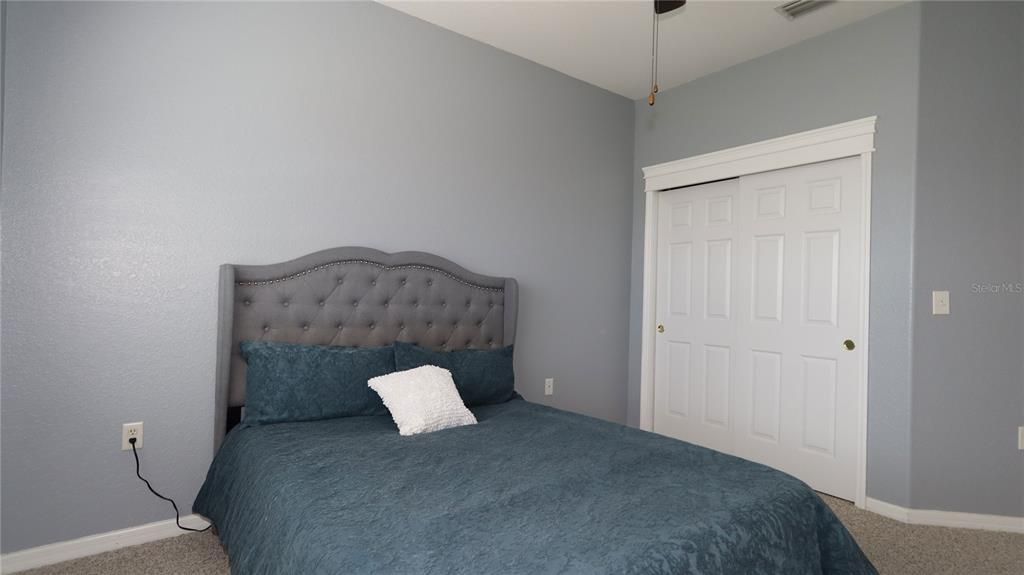 For Sale: $379,000 (2 beds, 2 baths, 1909 Square Feet)