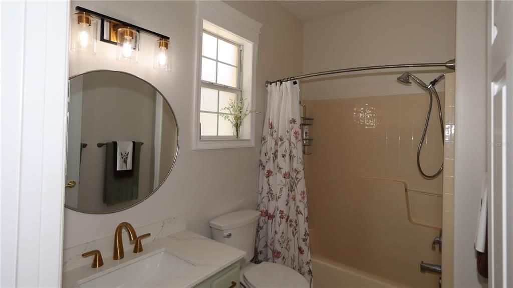 For Sale: $379,000 (2 beds, 2 baths, 1909 Square Feet)