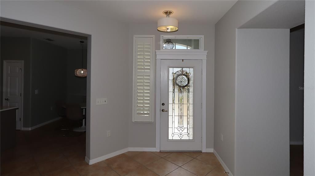 For Sale: $379,000 (2 beds, 2 baths, 1909 Square Feet)