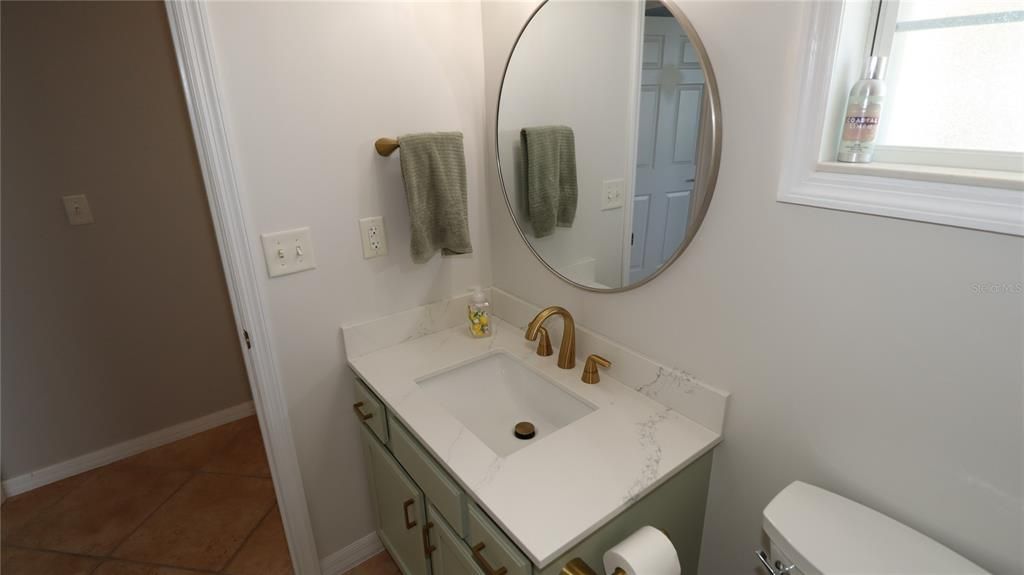 For Sale: $379,000 (2 beds, 2 baths, 1909 Square Feet)
