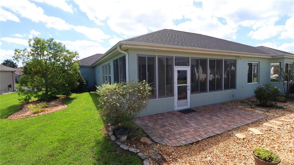 For Sale: $379,000 (2 beds, 2 baths, 1909 Square Feet)