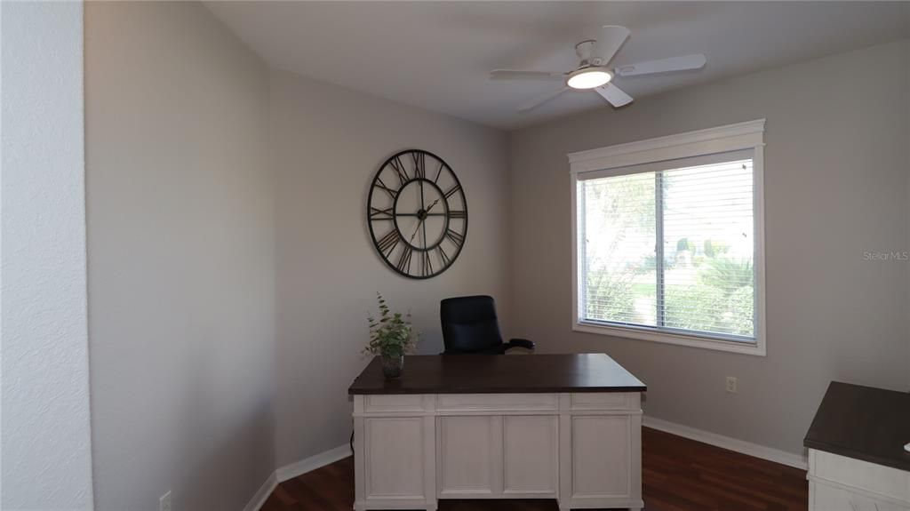 For Sale: $379,000 (2 beds, 2 baths, 1909 Square Feet)