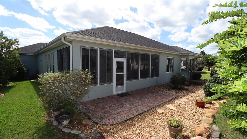 For Sale: $379,000 (2 beds, 2 baths, 1909 Square Feet)