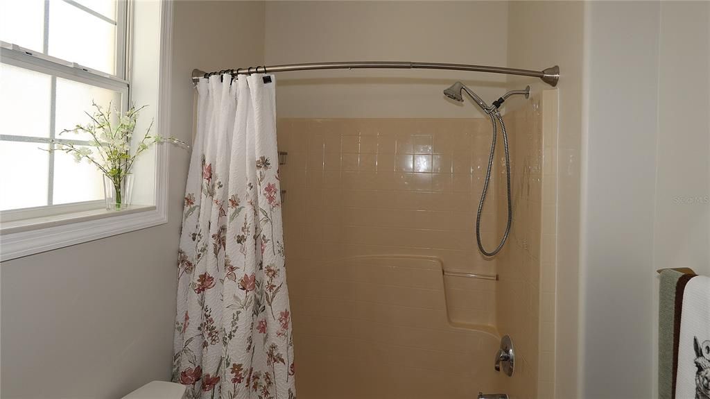 For Sale: $379,000 (2 beds, 2 baths, 1909 Square Feet)