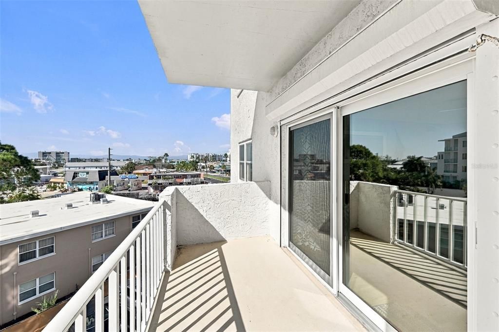 En Venta: $419,500 (2 camas, 2 baños, 1055 Pies cuadrados)