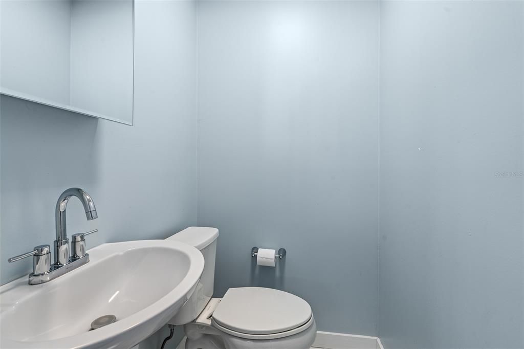 For Sale: $299,900 (2 beds, 1 baths, 1508 Square Feet)