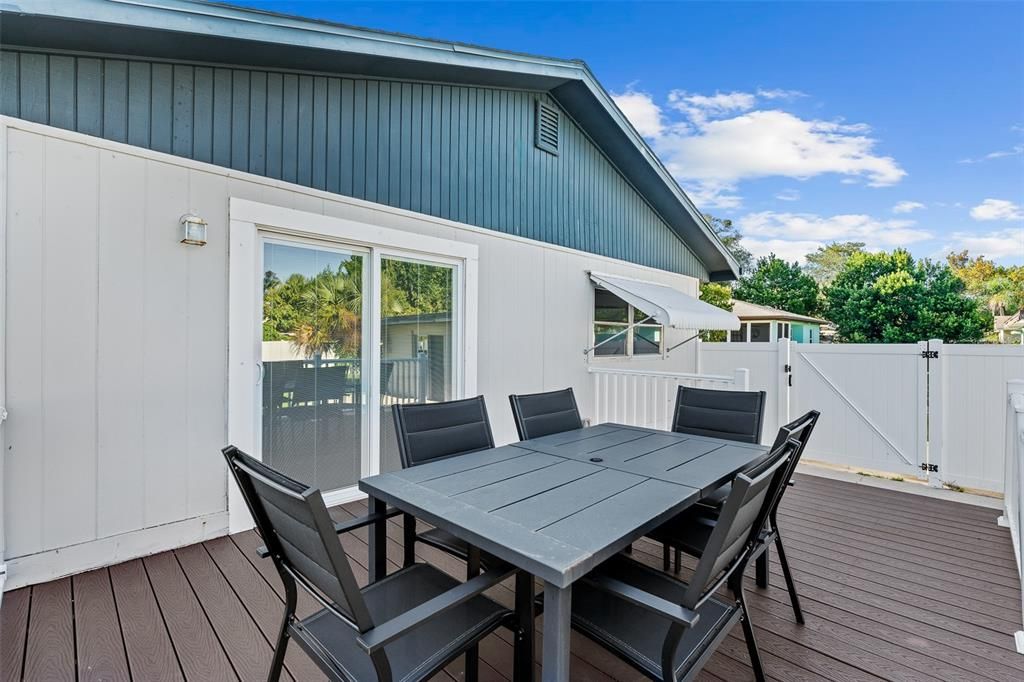 For Sale: $299,900 (2 beds, 1 baths, 1508 Square Feet)