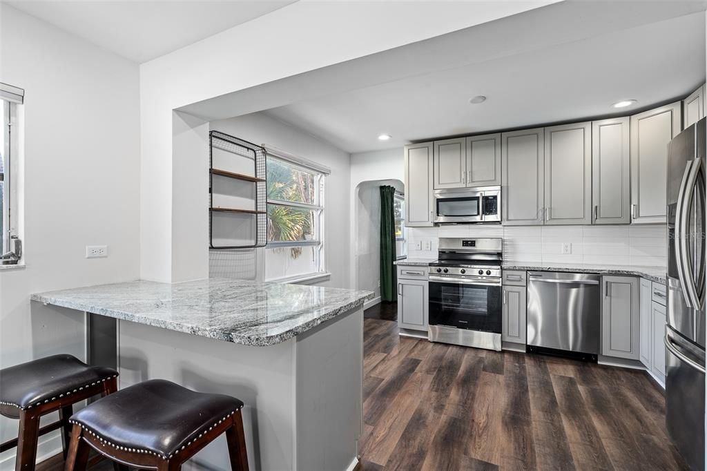 For Sale: $299,900 (2 beds, 1 baths, 1508 Square Feet)