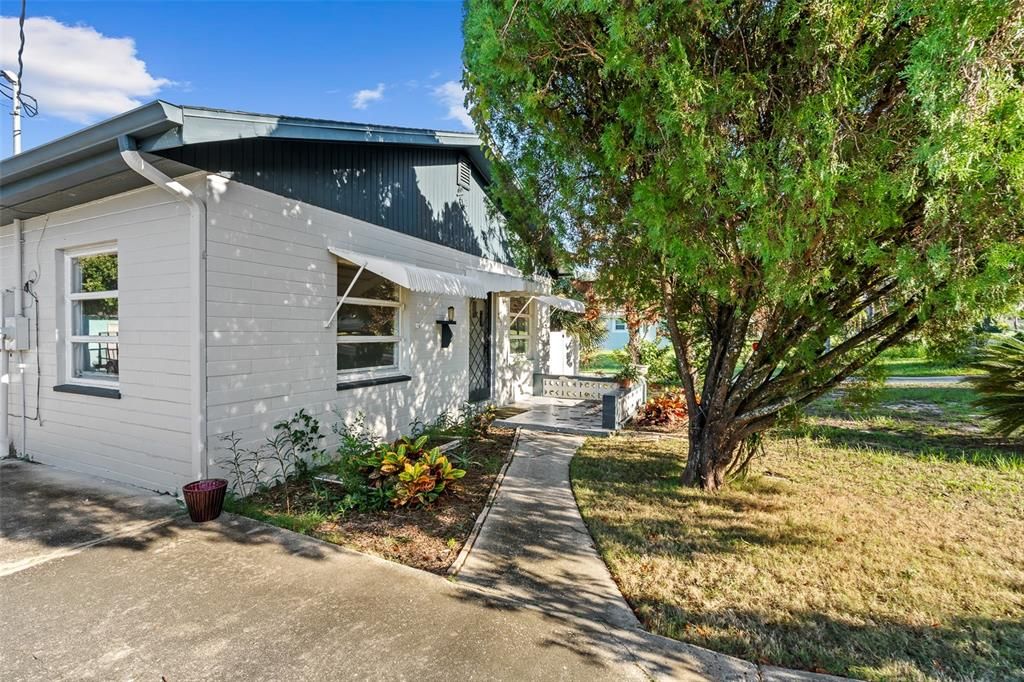 For Sale: $299,900 (2 beds, 1 baths, 1508 Square Feet)