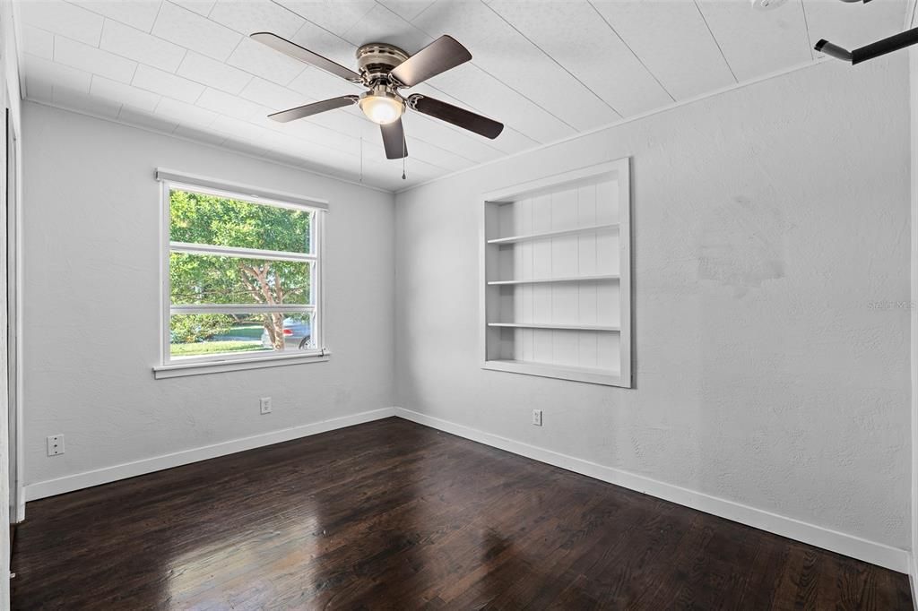 For Sale: $299,900 (2 beds, 1 baths, 1508 Square Feet)