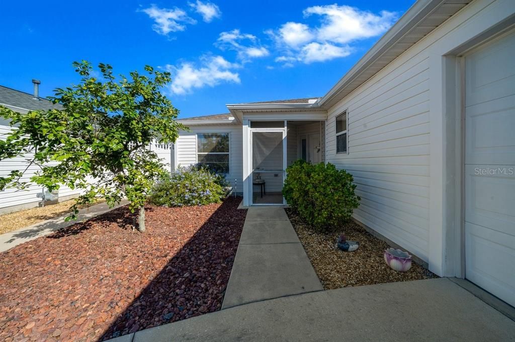 For Sale: $409,900 (3 beds, 2 baths, 1677 Square Feet)
