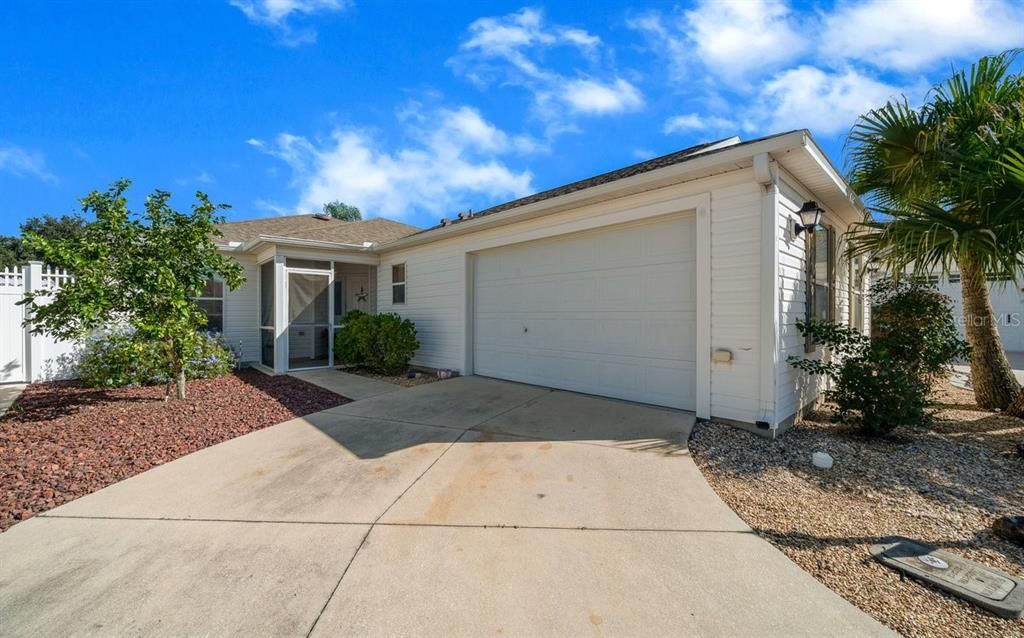 For Sale: $409,900 (3 beds, 2 baths, 1677 Square Feet)