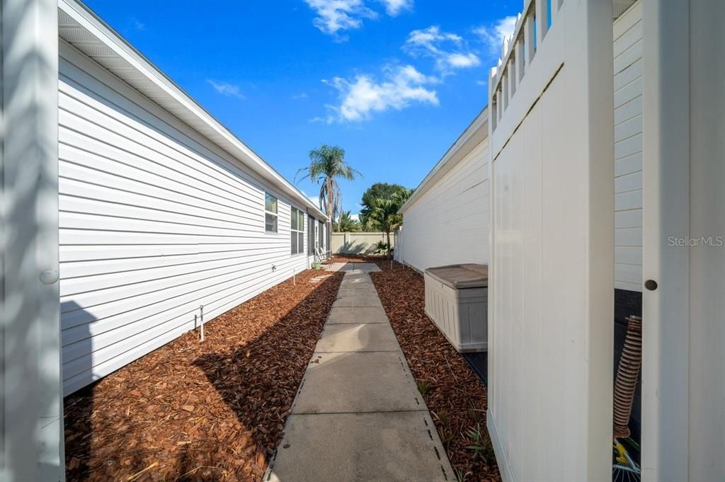 For Sale: $409,900 (3 beds, 2 baths, 1677 Square Feet)