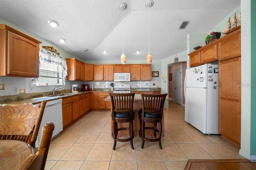 For Sale: $409,900 (3 beds, 2 baths, 1677 Square Feet)