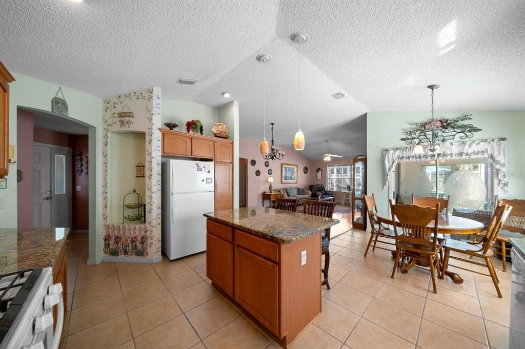 For Sale: $409,900 (3 beds, 2 baths, 1677 Square Feet)